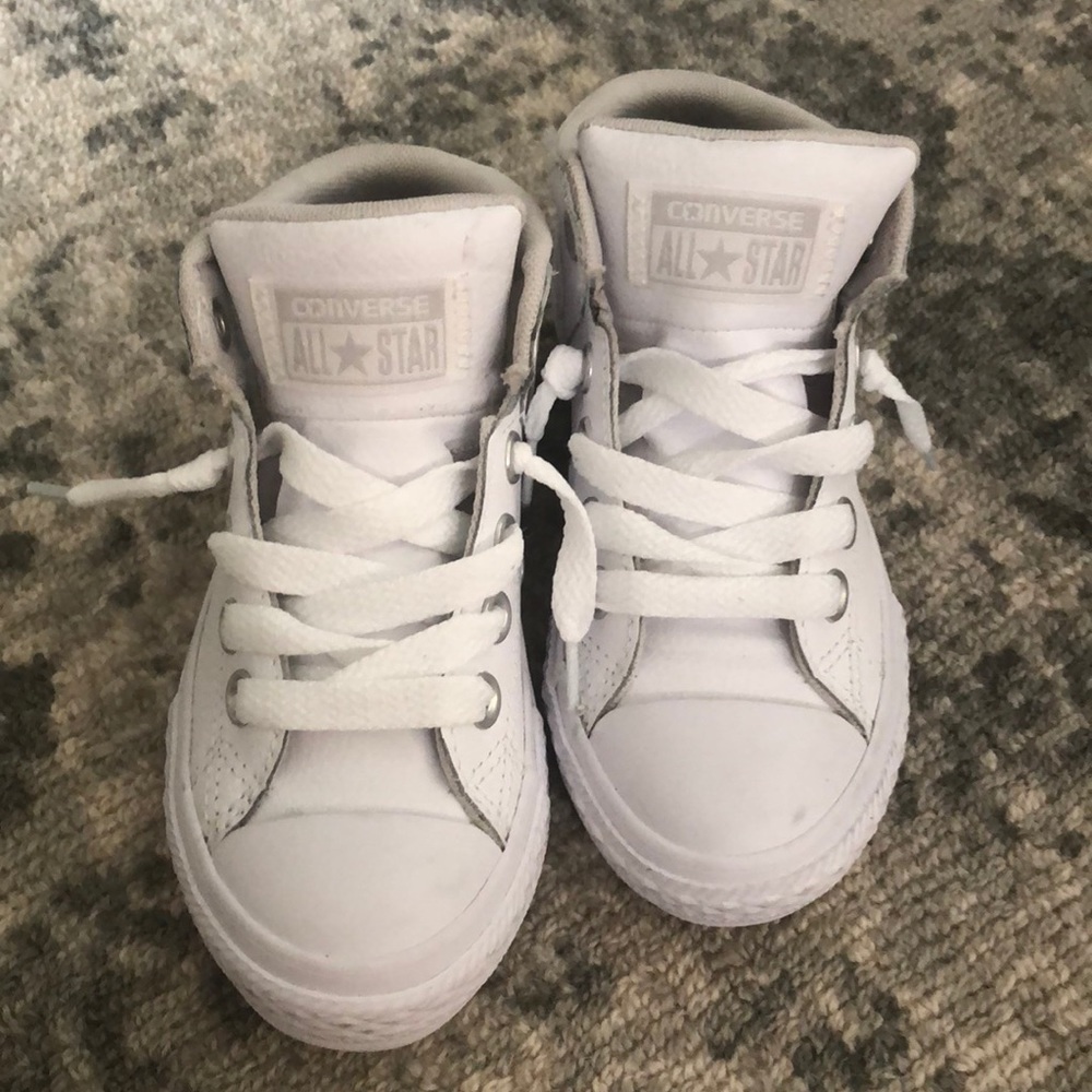 ❌ SOLD ❌ NWOT white converse. Unisex. Size 11